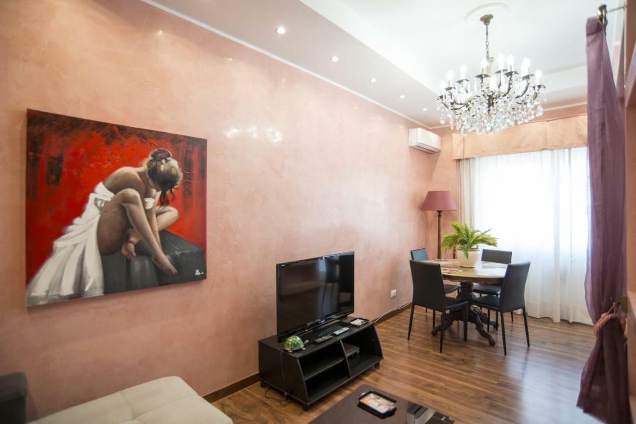 Stradivari Luxury Apartment — Photos 3